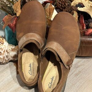 NWOT Clarks Collection Roseville Dot Dark Tan Leather Slip-On Shoes